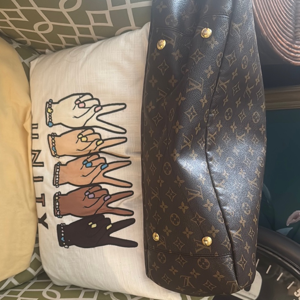 Louis Vuitton  GM Artsy - Picture 5 of 17